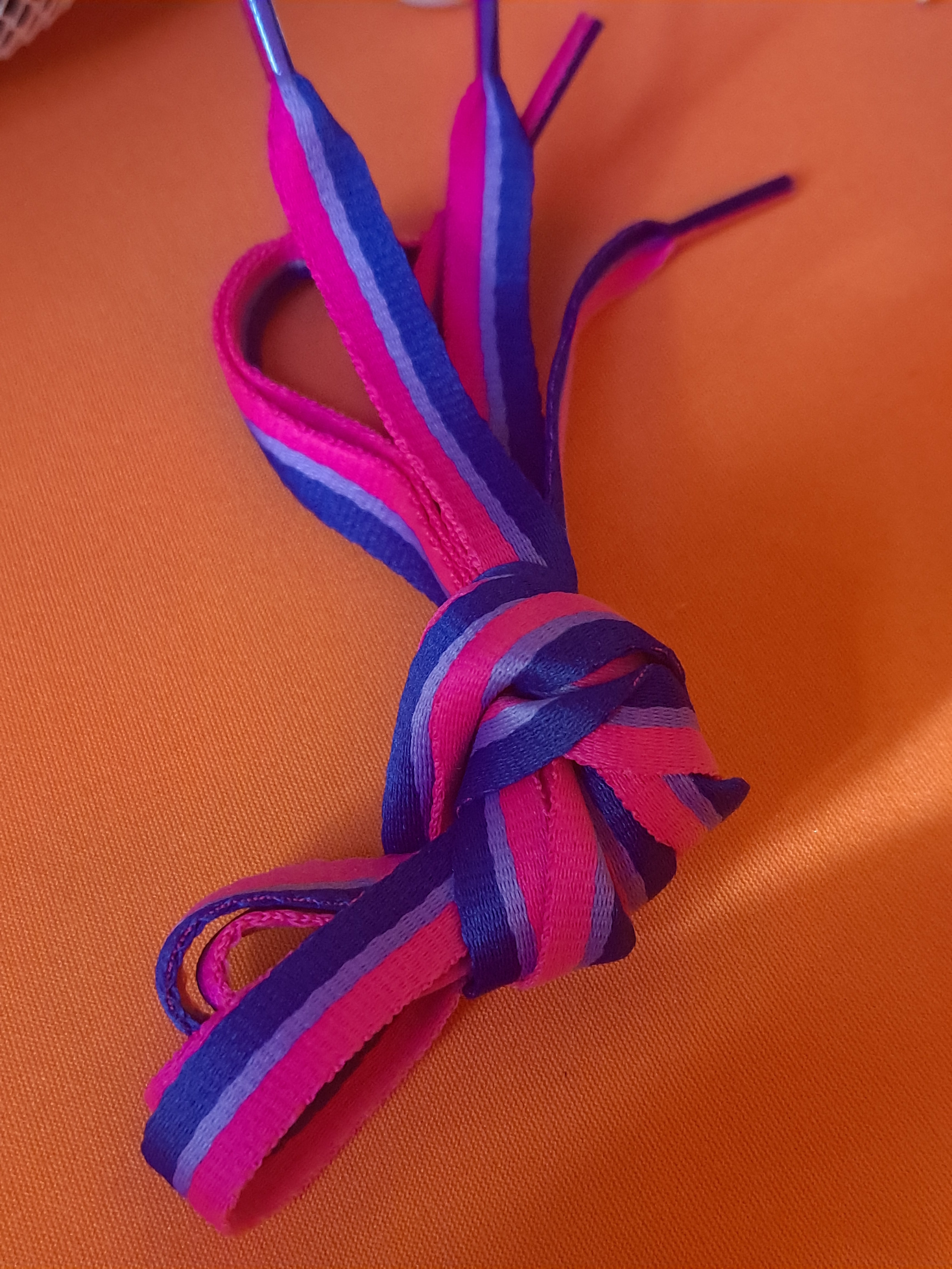 Bisexual laces